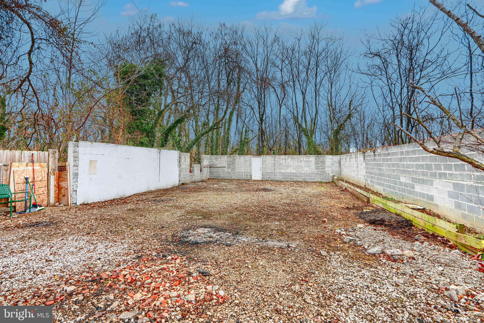 619 North Point Road Baltimore, MD 21224 - Photo 66 of 68 Huge yard space with door to county owned land