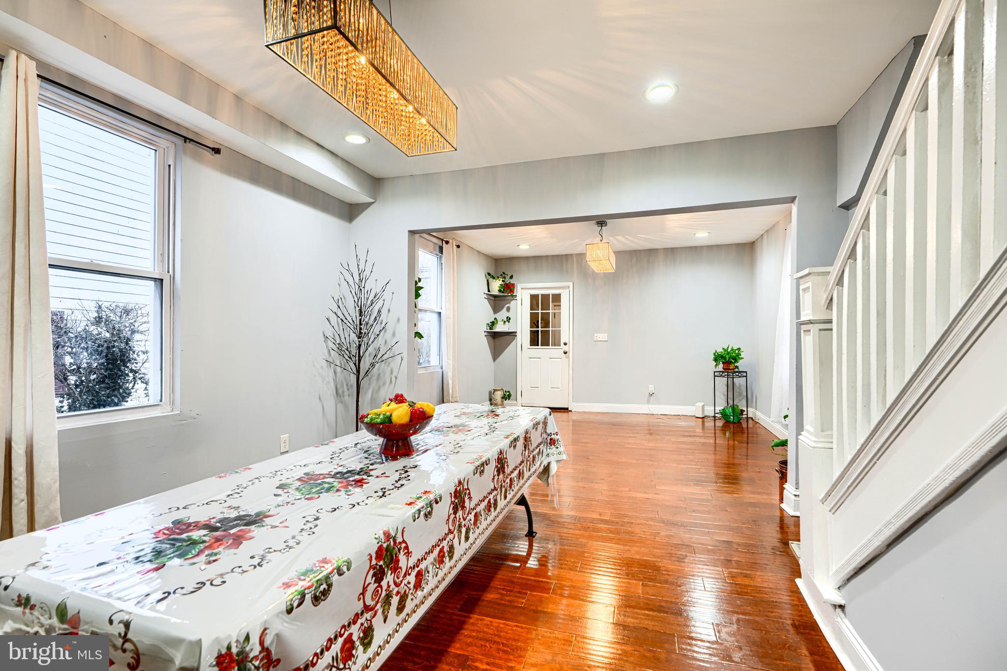 619 North Point Road Baltimore, MD 21224 - Photo 8 of 68 Large dining room