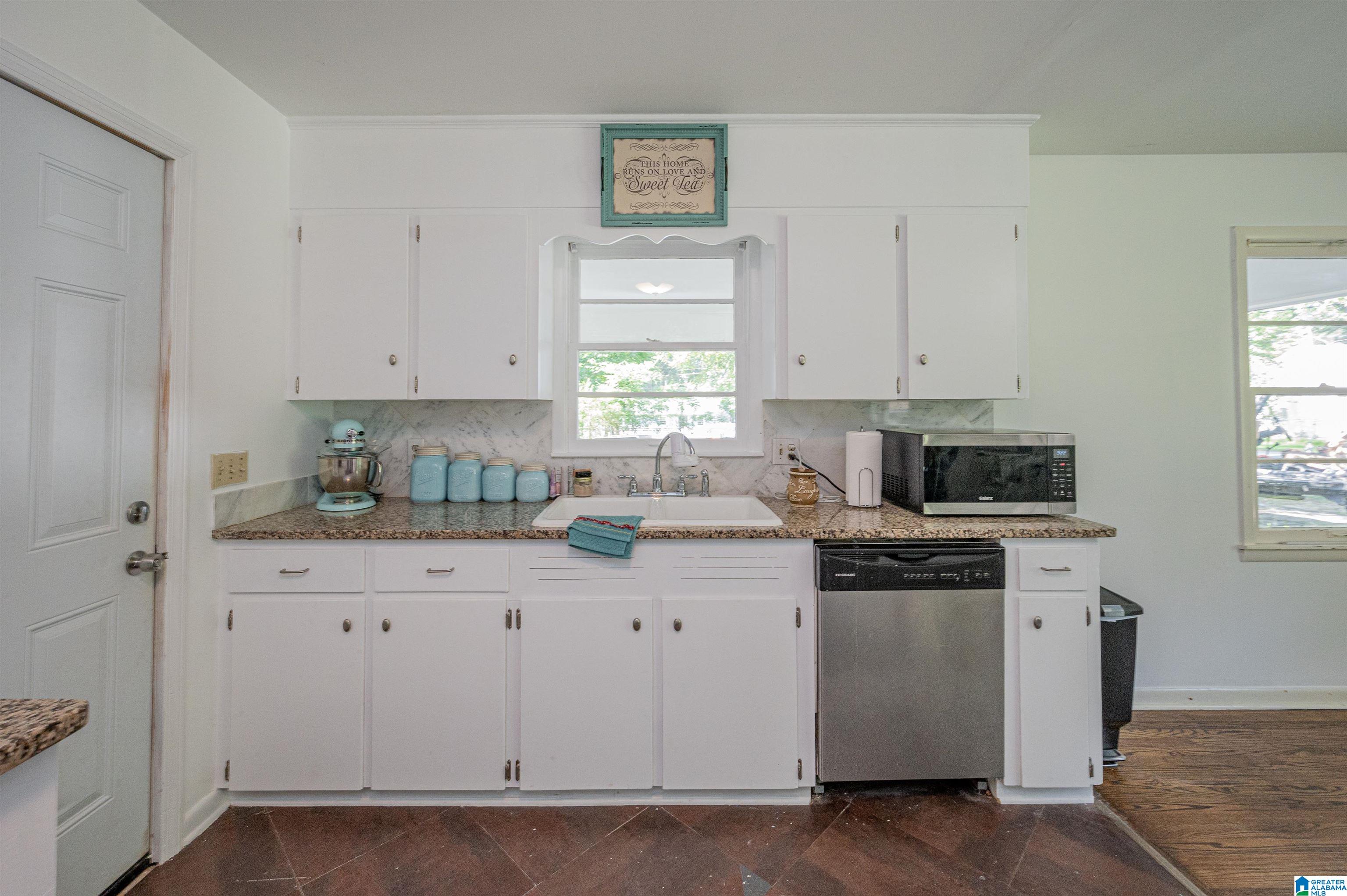 122 12th Street Northwest Alabaster, AL 35007 - Photo 12 of 34