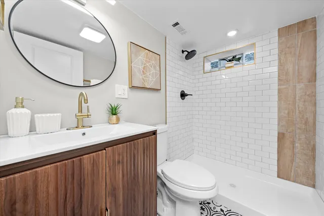 $197,500 | 9656 South Chappel Avenue, Chicago, IL 60617