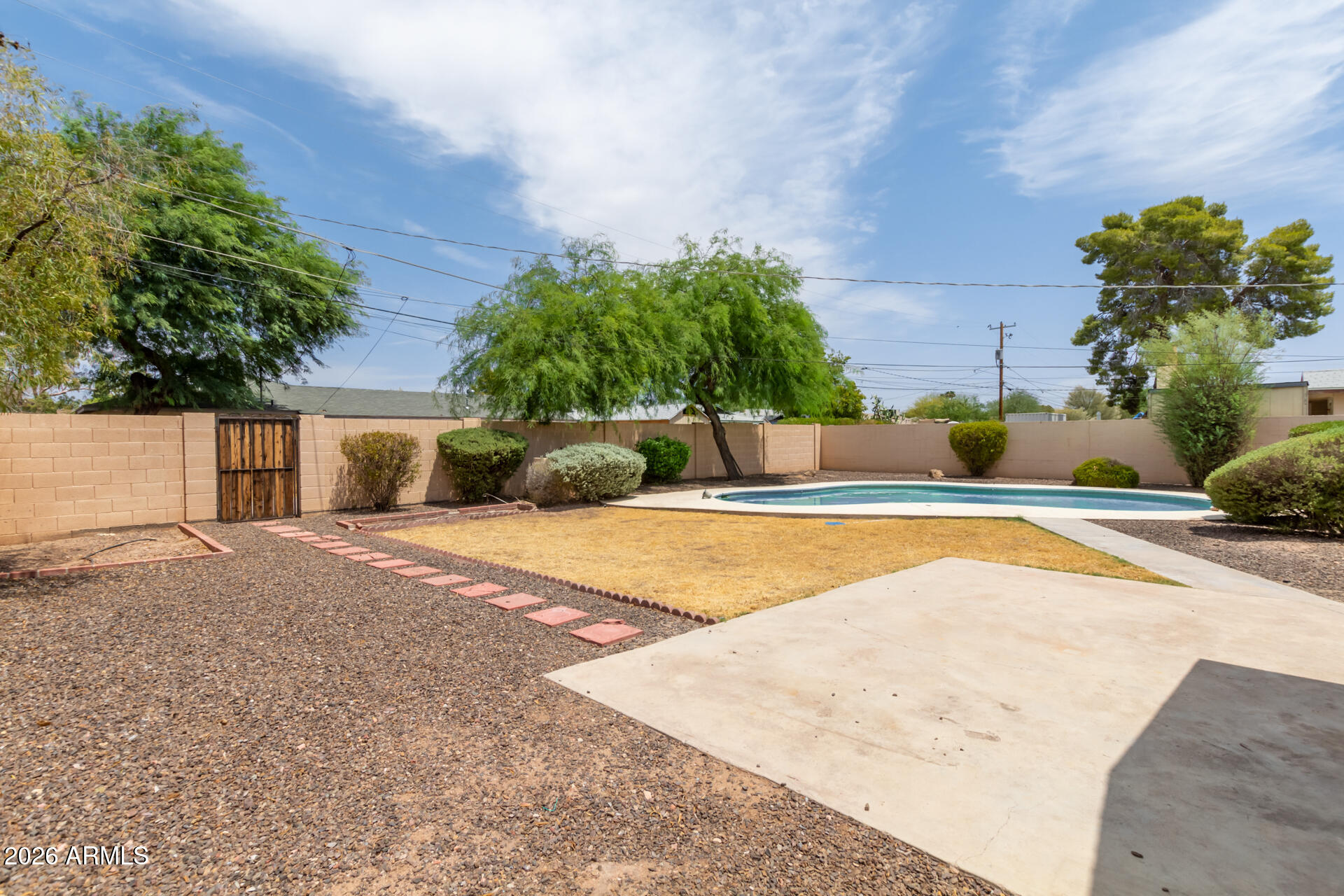550 West 19th Street Tempe, AZ 85281 - Photo 22 of 26 32 - 19th