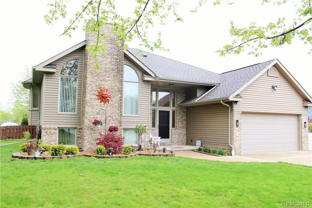 36090 Willow Road New Boston, MI 48164 - Photo 4 of 49 IMG_9829.JPG