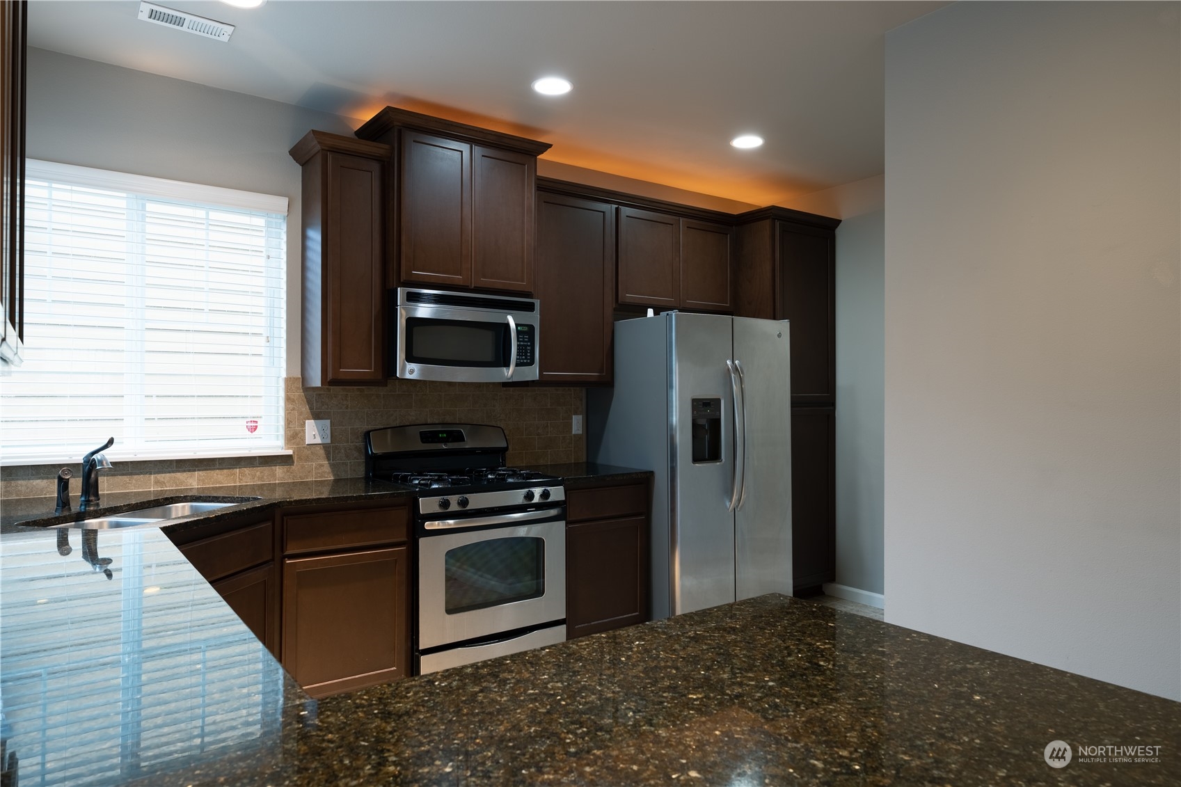 21028 40th Avenue Southeast Bothell, WA 98021 - Photo 7 of 25 Gallery Image 7