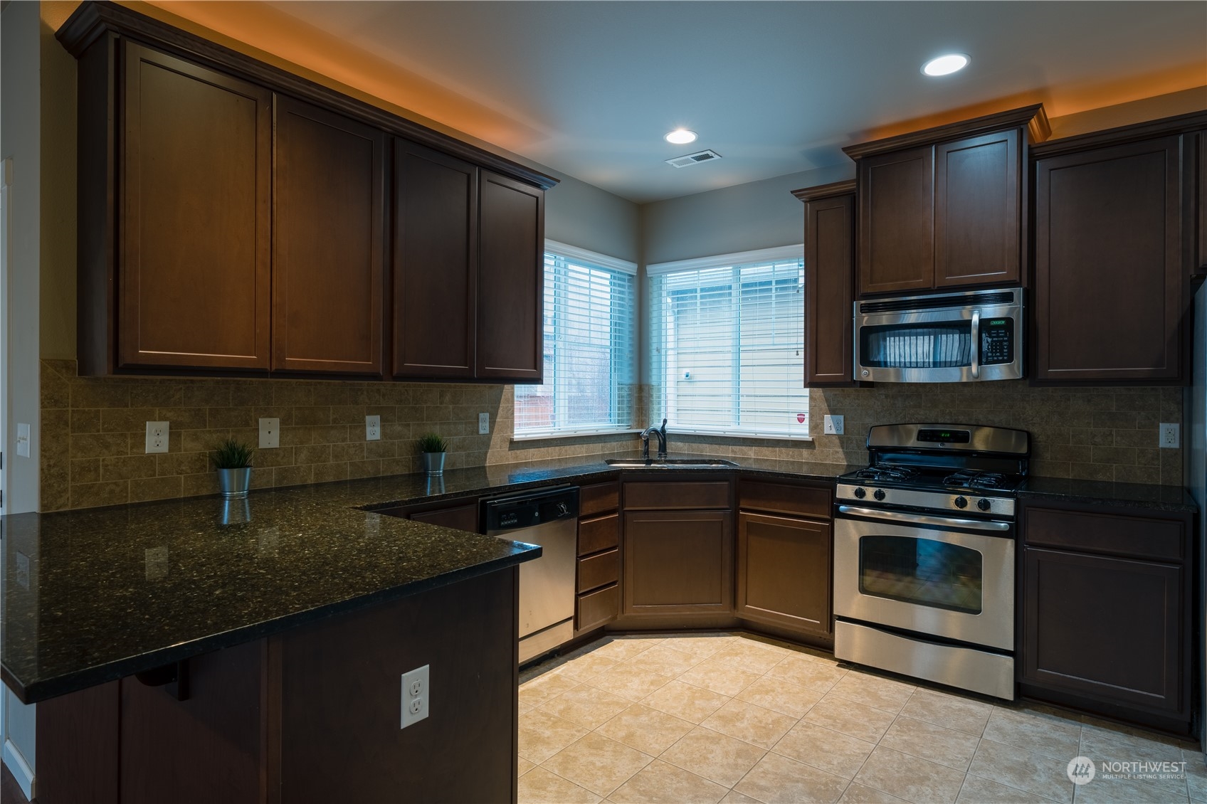 21028 40th Avenue Southeast Bothell, WA 98021 - Photo 8 of 25 Gallery Image 8