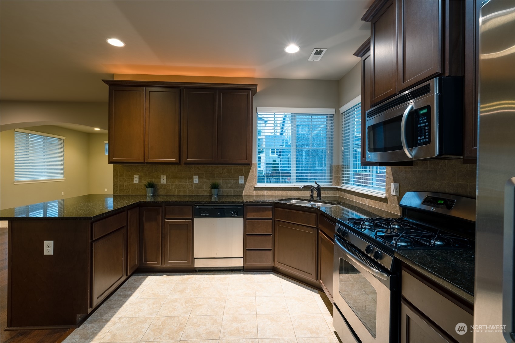21028 40th Avenue Southeast Bothell, WA 98021 - Photo 9 of 25 Gallery Image 9