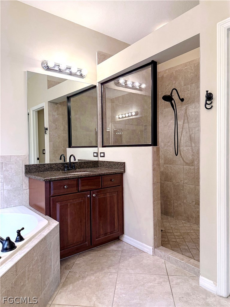 2822 Via Piazza Loop Fort Myers, FL 33905 - Photo 18 of 40