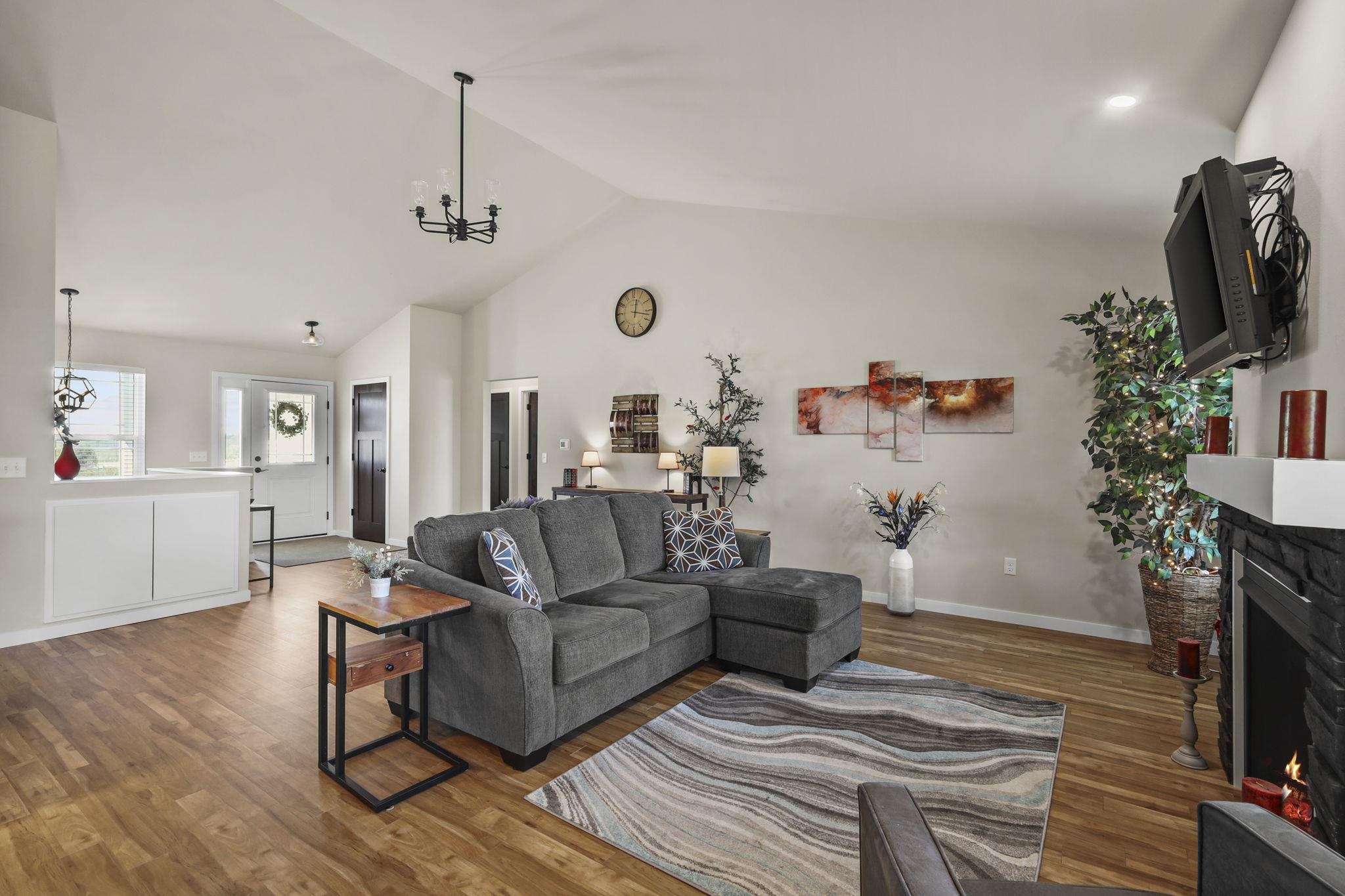 320 Beech Road Waterloo, WI 53594 - Photo 5 of 52