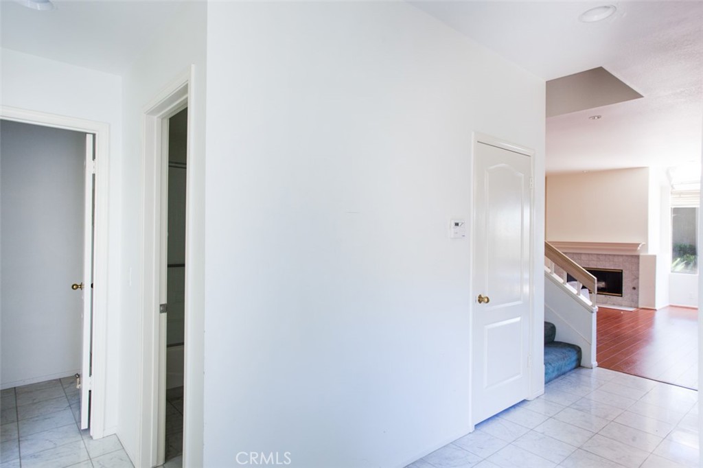 72 Vassar Aisle Irvine, CA 92612 - Photo 5 of 36