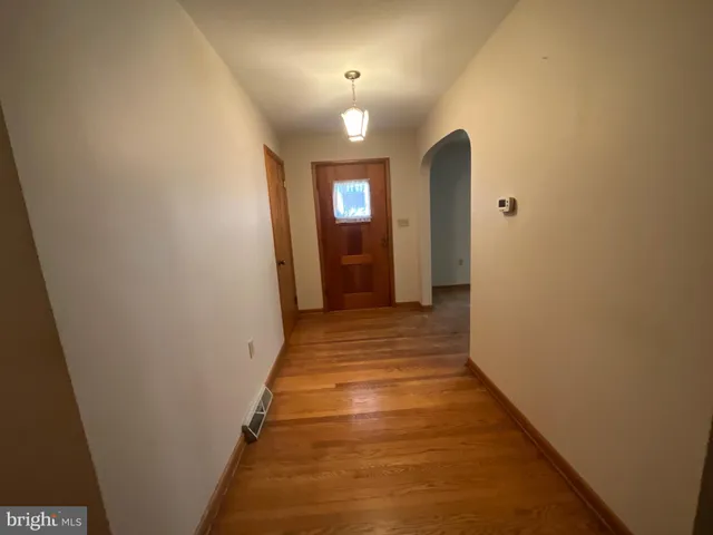 $1,400 | 404 South Coldbrook Avenue, Chambersburg, PA 17201