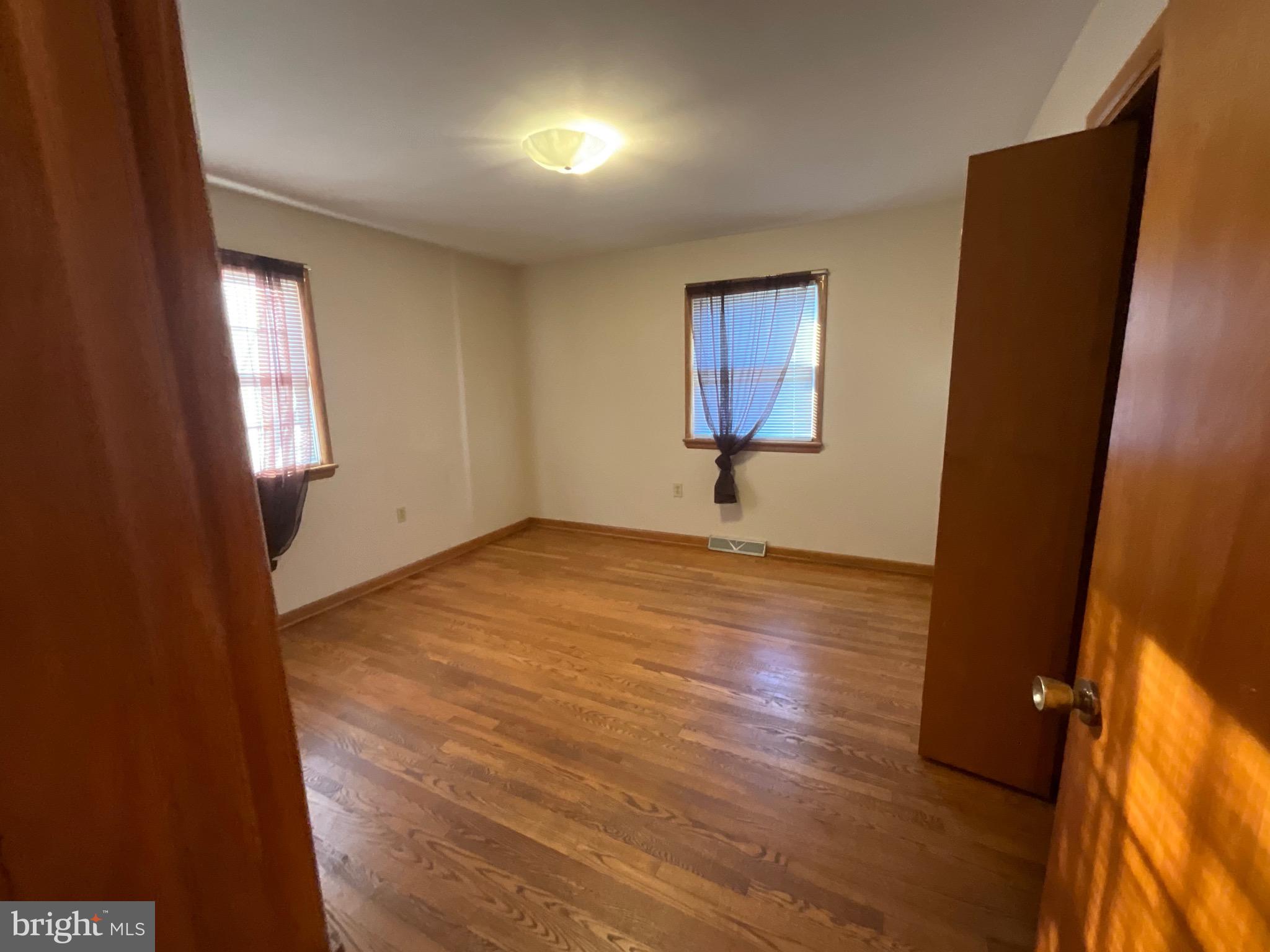 404 South Coldbrook Avenue Chambersburg, PA 17201 - Photo 3 of 12