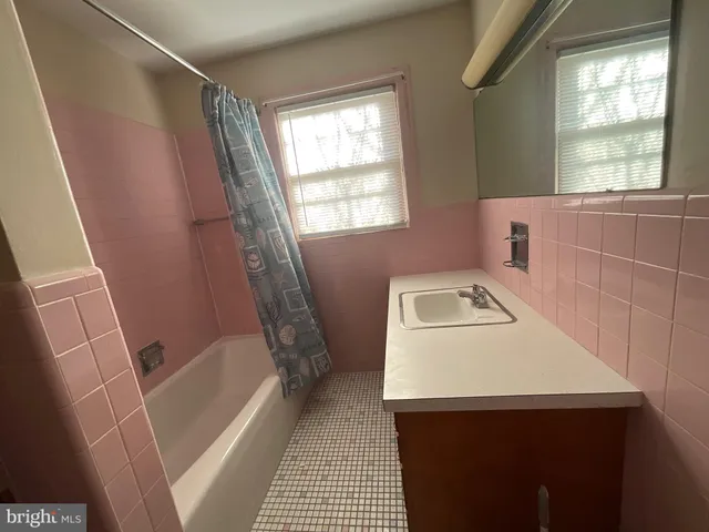 $1,400 | 404 South Coldbrook Avenue, Chambersburg, PA 17201