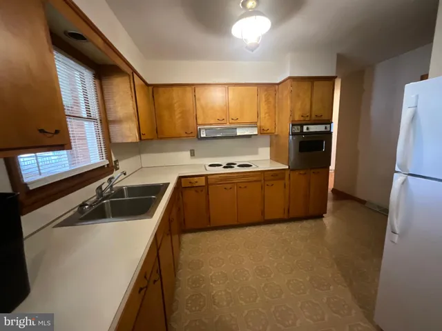 $1,400 | 404 South Coldbrook Avenue, Chambersburg, PA 17201