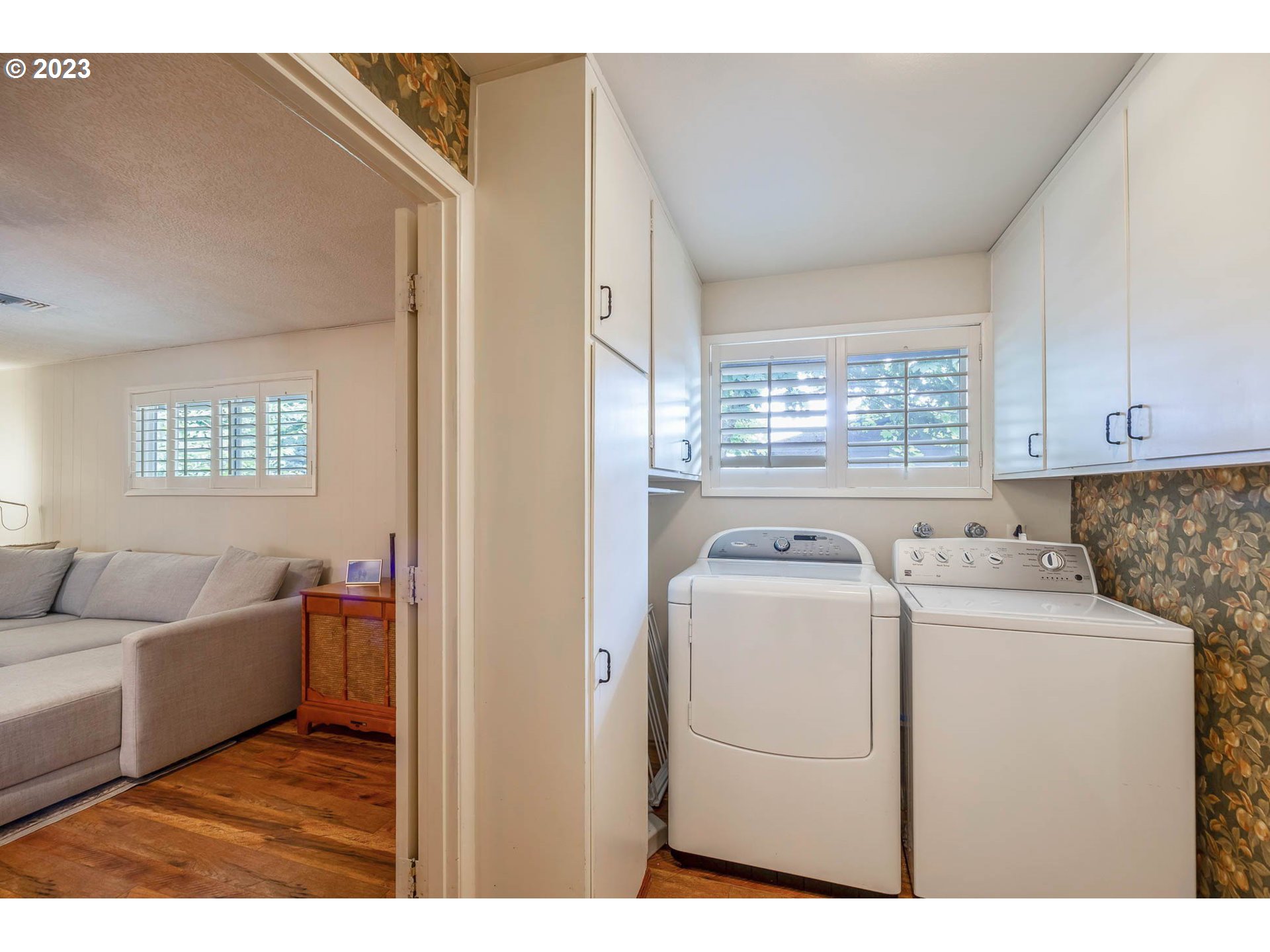 3555 Bardell Avenue Eugene, OR 97401 - Photo 13 of 31 a utility room with dryer and washer