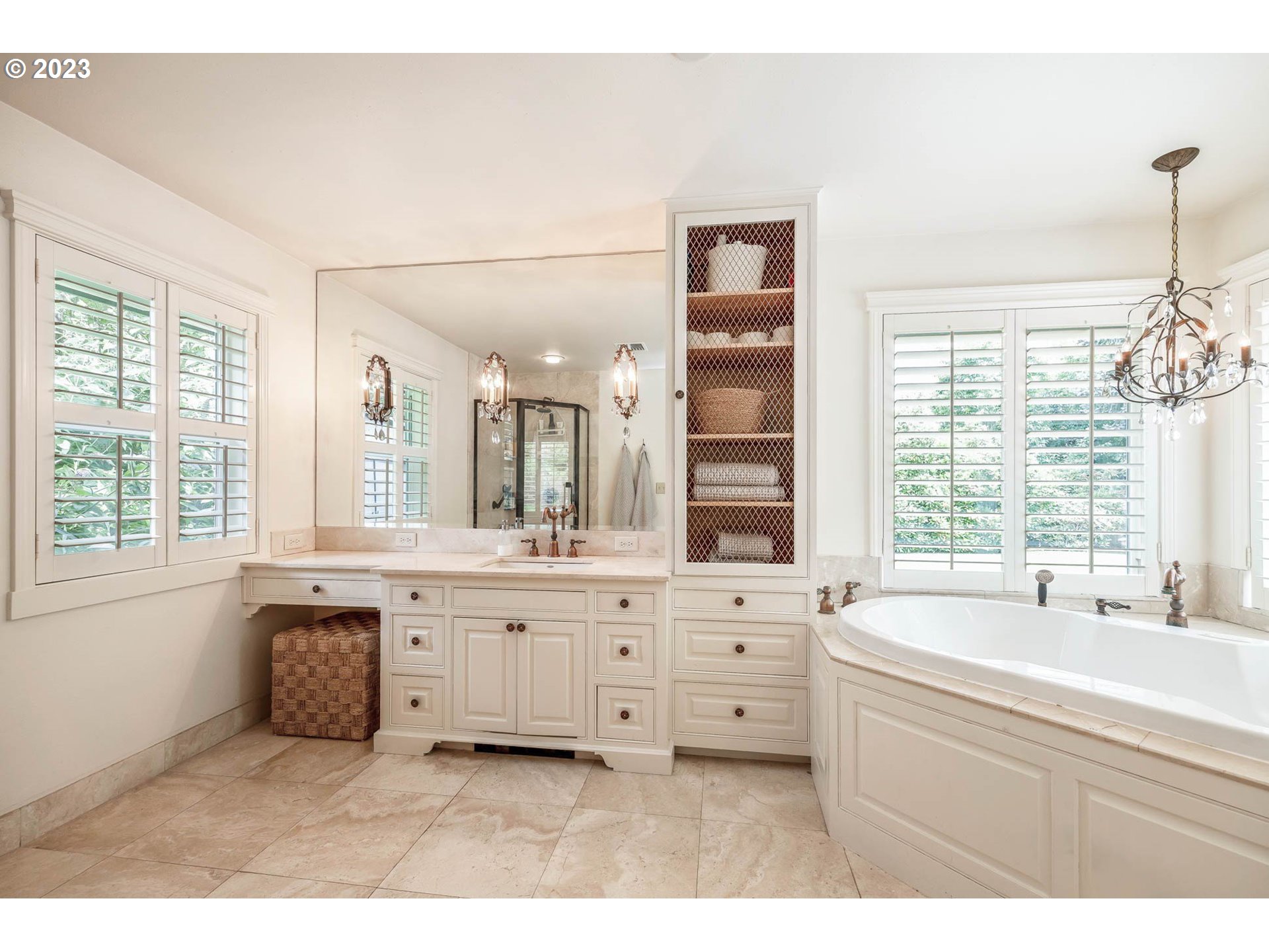 3555 Bardell Avenue Eugene, OR 97401 - Photo 21 of 31 a large bathroom with double vanity and a tub