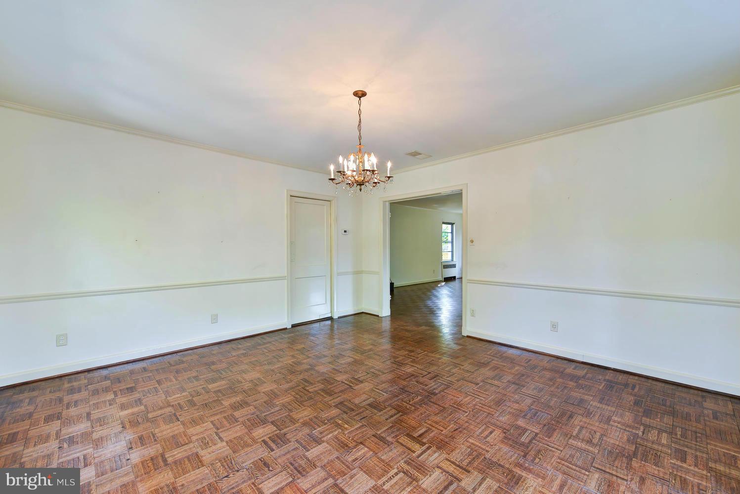 5001 Glenbrook Road Northwest Washington, DC 20016 - Photo 9 of 22 Dining Room