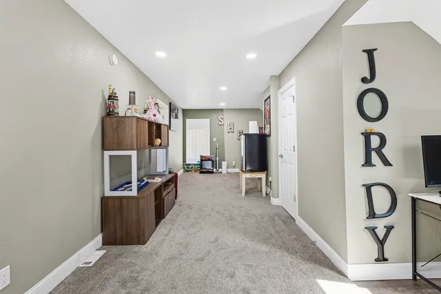 $295,000 | 611 West Fulton Street, Waupaca, WI 54981