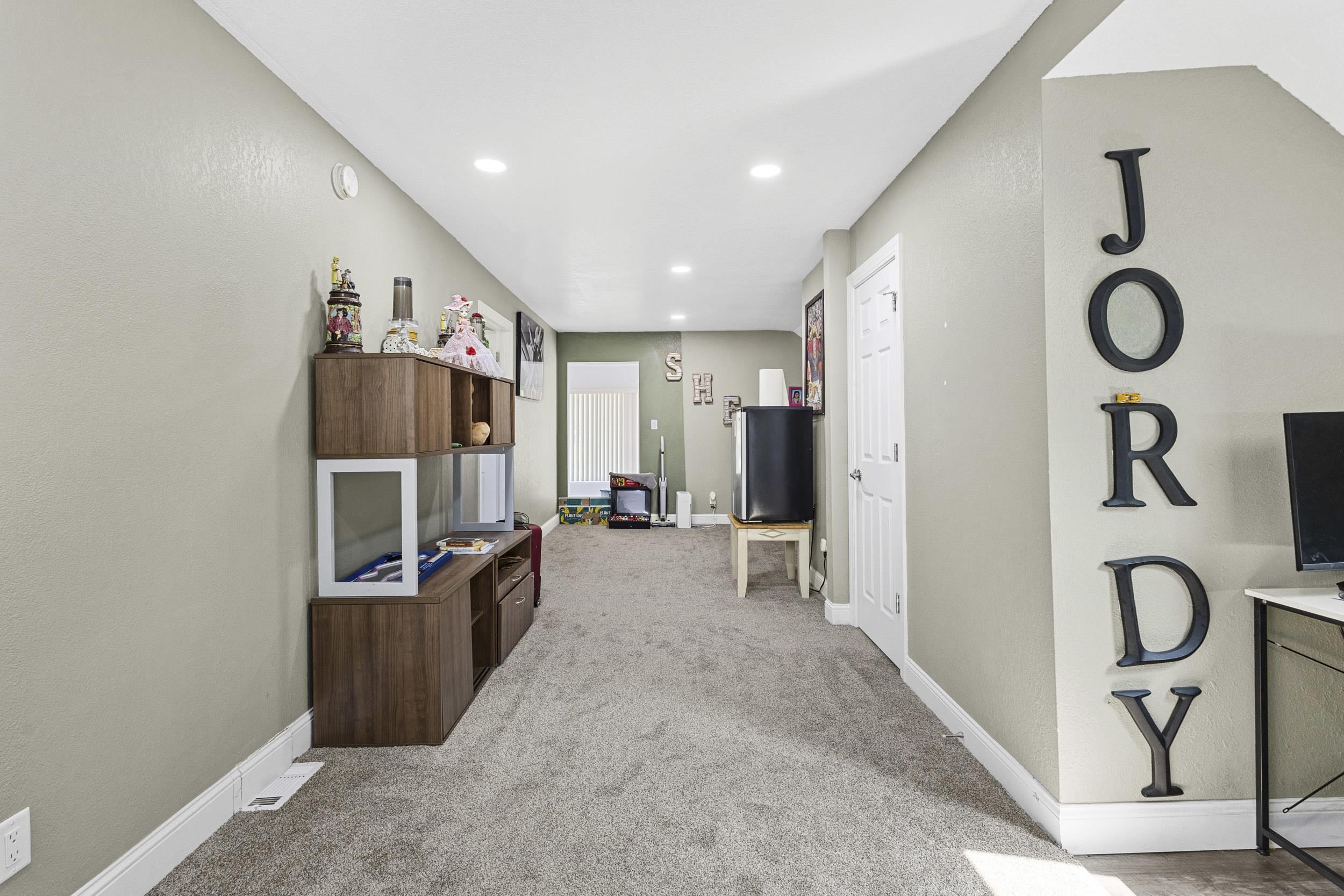 611 West Fulton Street Waupaca, WI 54981 - Photo 21 of 33