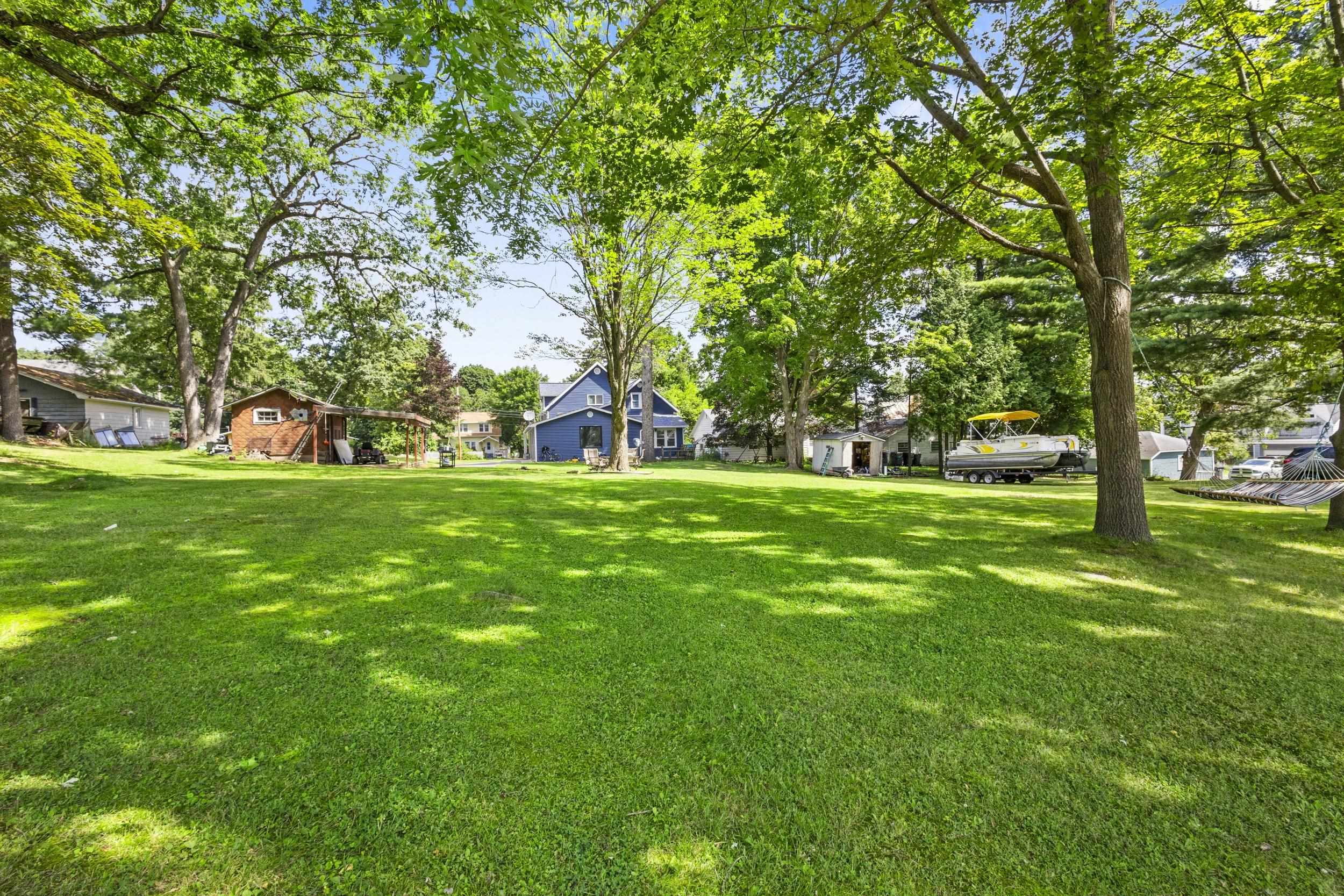 611 West Fulton Street Waupaca, WI 54981 - Photo 30 of 33