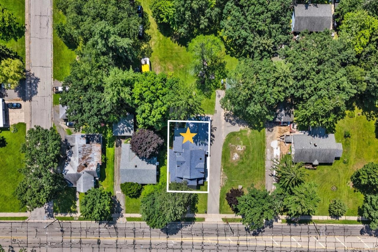 611 West Fulton Street Waupaca, WI 54981 - Photo 33 of 33