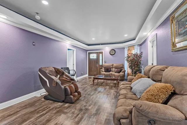 $295,000 | 611 West Fulton Street, Waupaca, WI 54981