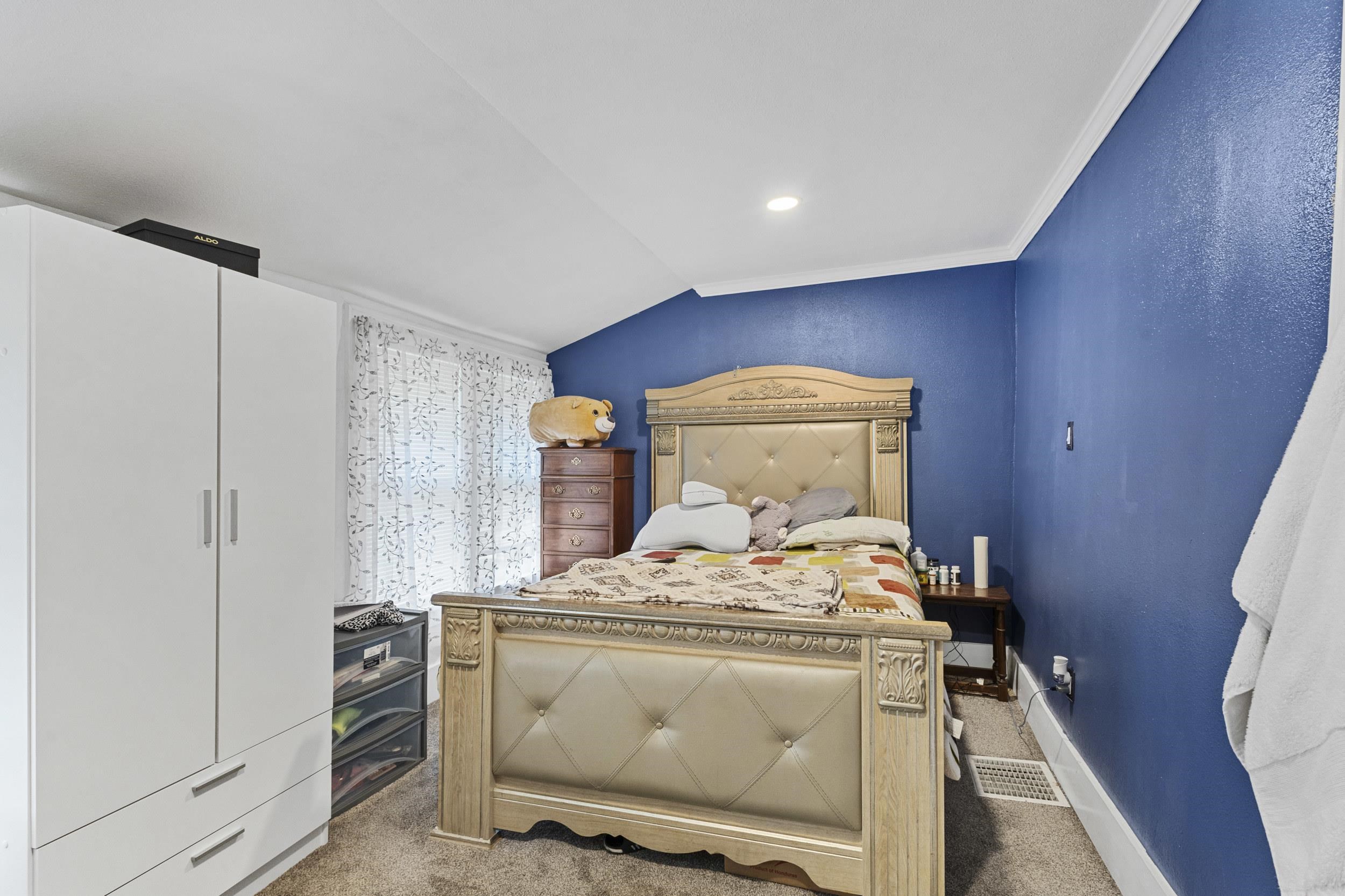 611 West Fulton Street Waupaca, WI 54981 - Photo 8 of 33