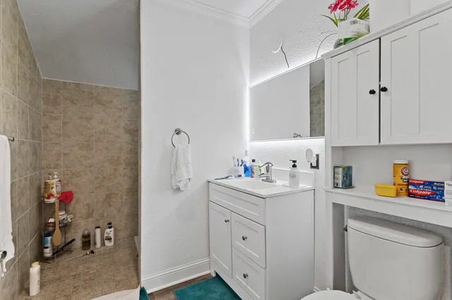 $295,000 | 611 West Fulton Street, Waupaca, WI 54981