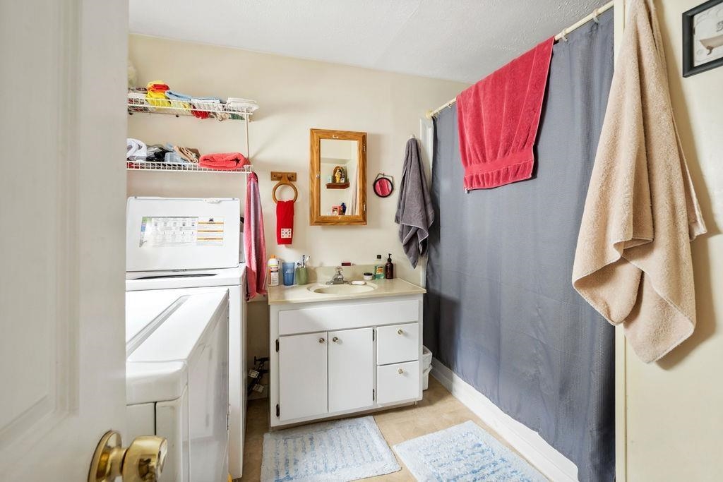 17 Bridge Street Pittsfield, NH 03263 - Photo 19 of 39