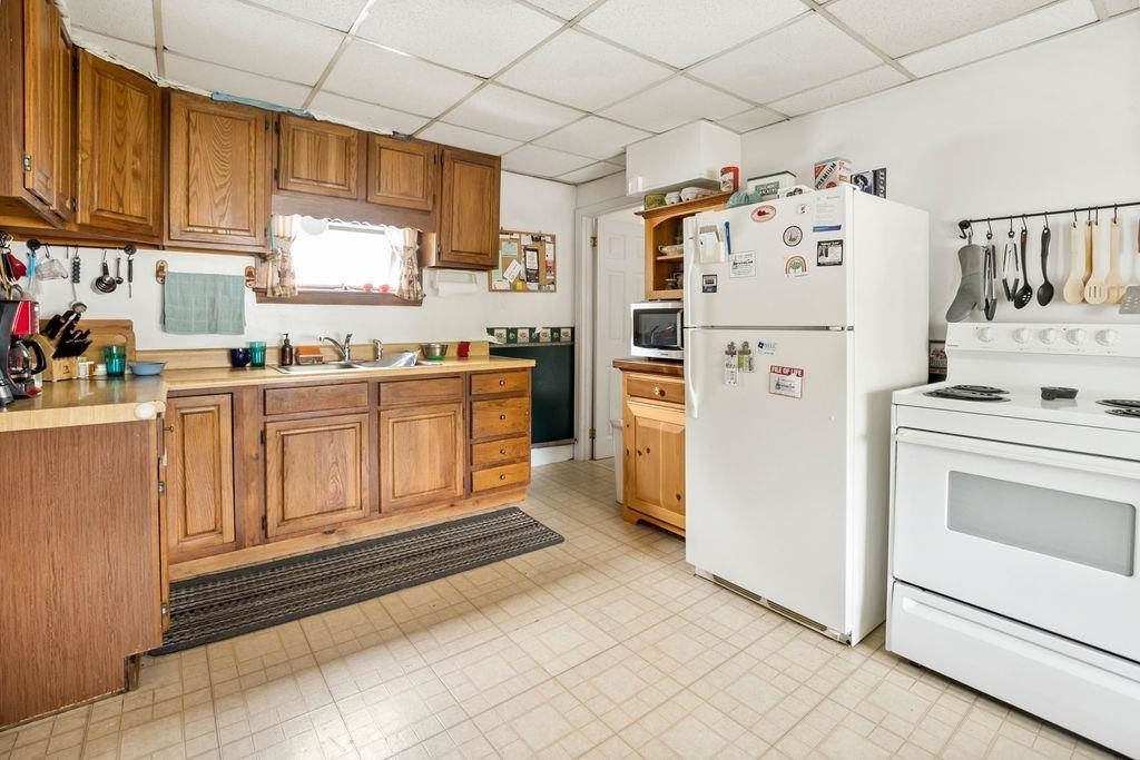 17 Bridge Street Pittsfield, NH 03263 - Photo 2 of 39