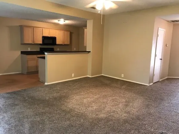 $1,995 | 220 Pinecrest Drive, Seagoville, TX 75159