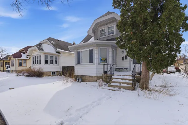 $259,900 | 2217 South 67th Place, Unit 2219, West Allis, WI 53219