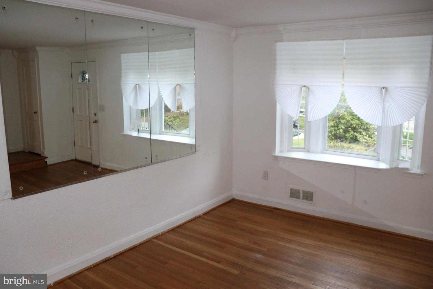 6307 Leith Walk Baltimore, MD 21239 - Photo 2 of 15