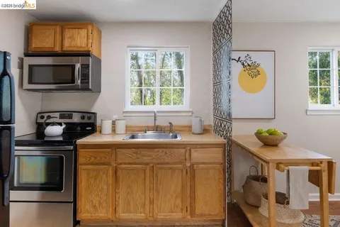 $998,000 | 2343 Mastlands Drive, Oakland, CA 94611