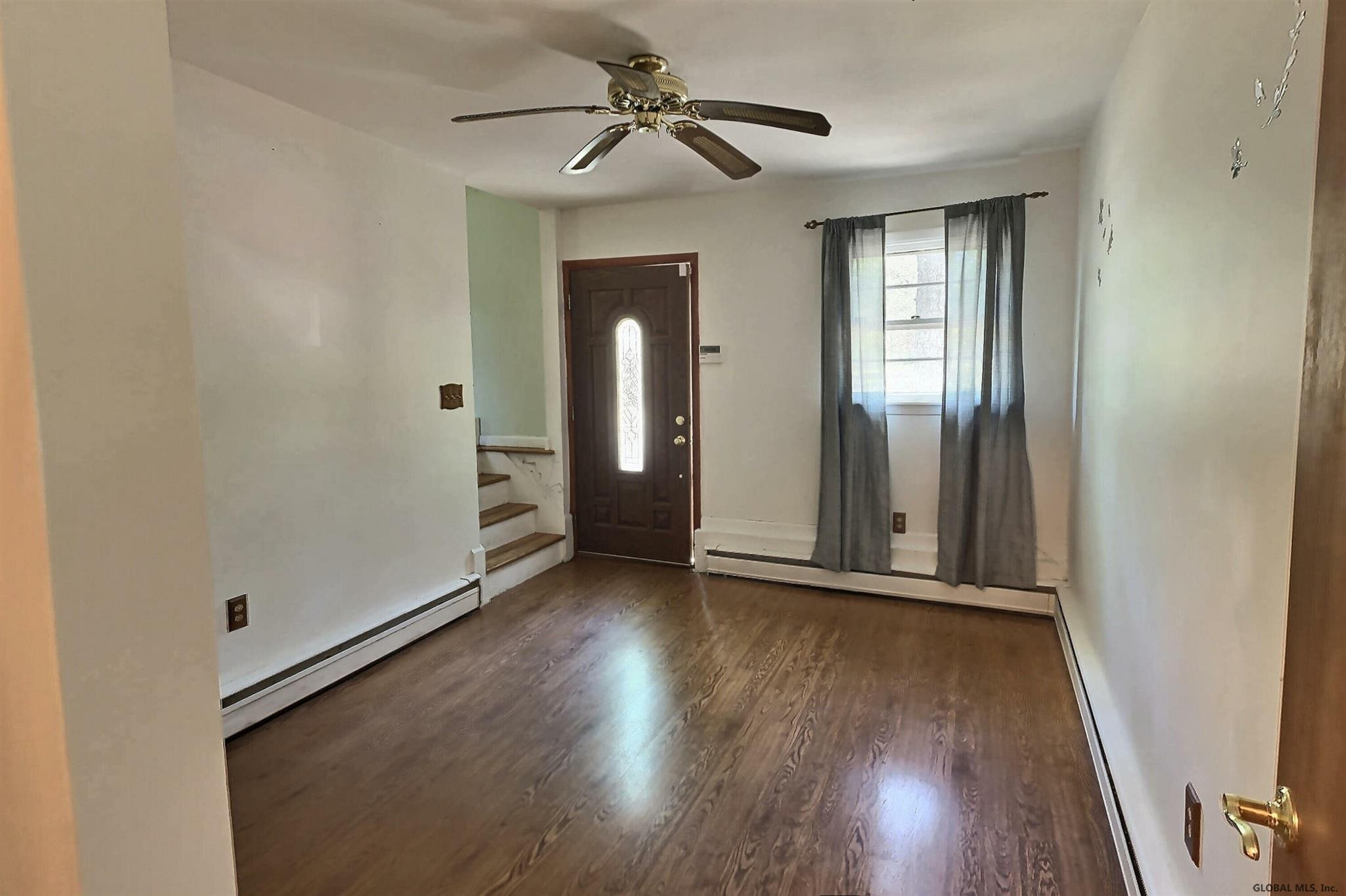 188 Consaul Road Colonie, NY 12205 - Photo 2 of 19 Photo 2