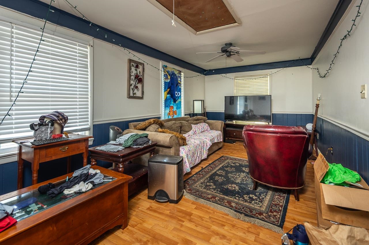 5080 Sea Isle Road Memphis, TN 38117 - Photo 14 of 21 a bed room with furniture and a window