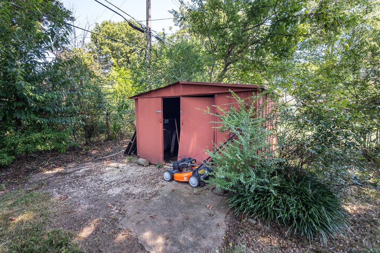 5080 Sea Isle Road Memphis, TN 38117 - Photo 10 of 21 a view of a backyard