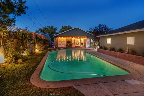 $1,499,000 | 409 South Lamer Street, Burbank, CA 91506