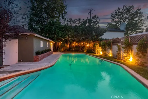 $1,499,000 | 409 South Lamer Street, Burbank, CA 91506
