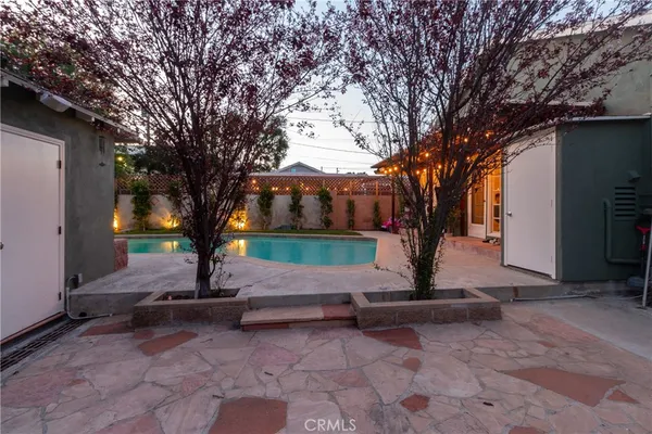 $1,499,000 | 409 South Lamer Street, Burbank, CA 91506