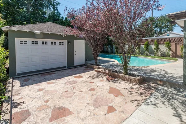$1,499,000 | 409 South Lamer Street, Burbank, CA 91506