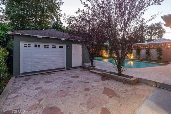 $1,499,000 | 409 South Lamer Street, Burbank, CA 91506