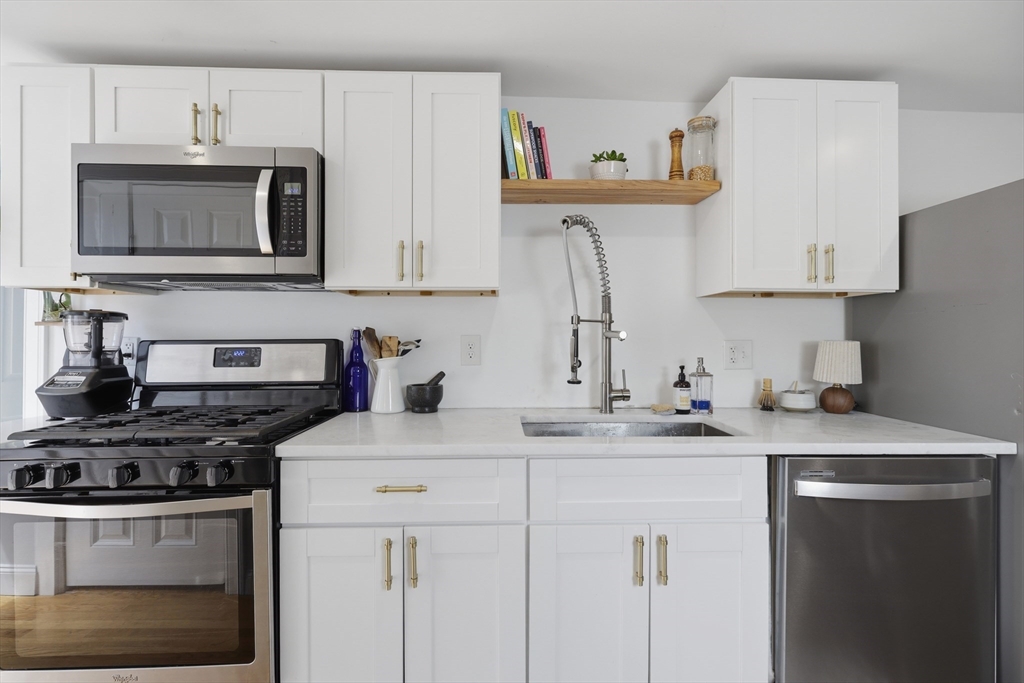 13 Roy Street, Unit 3 Swampscott, MA 01907 - Photo 11 of 26