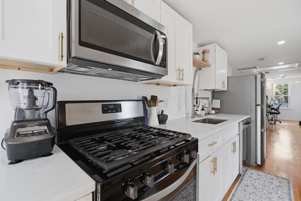 13 Roy Street, Unit 3 Swampscott, MA 01907 - Photo 12 of 26