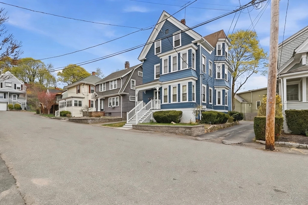 13 Roy Street, Unit 3 Swampscott, MA 01907 - Photo 4 of 26