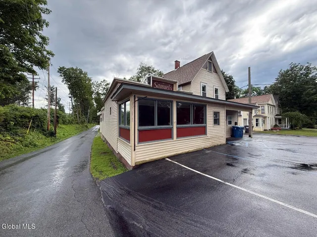 $2,000 | 258 Alplaus Avenue, Glenville, NY 12008