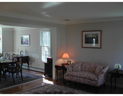 302 Webster Street Needham, MA 02494 - Photo 7 of 19 Gallery Image 7