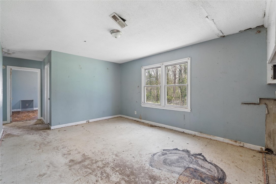 1500 Phyllis Drive Anderson, SC 29621 - Photo 8 of 20