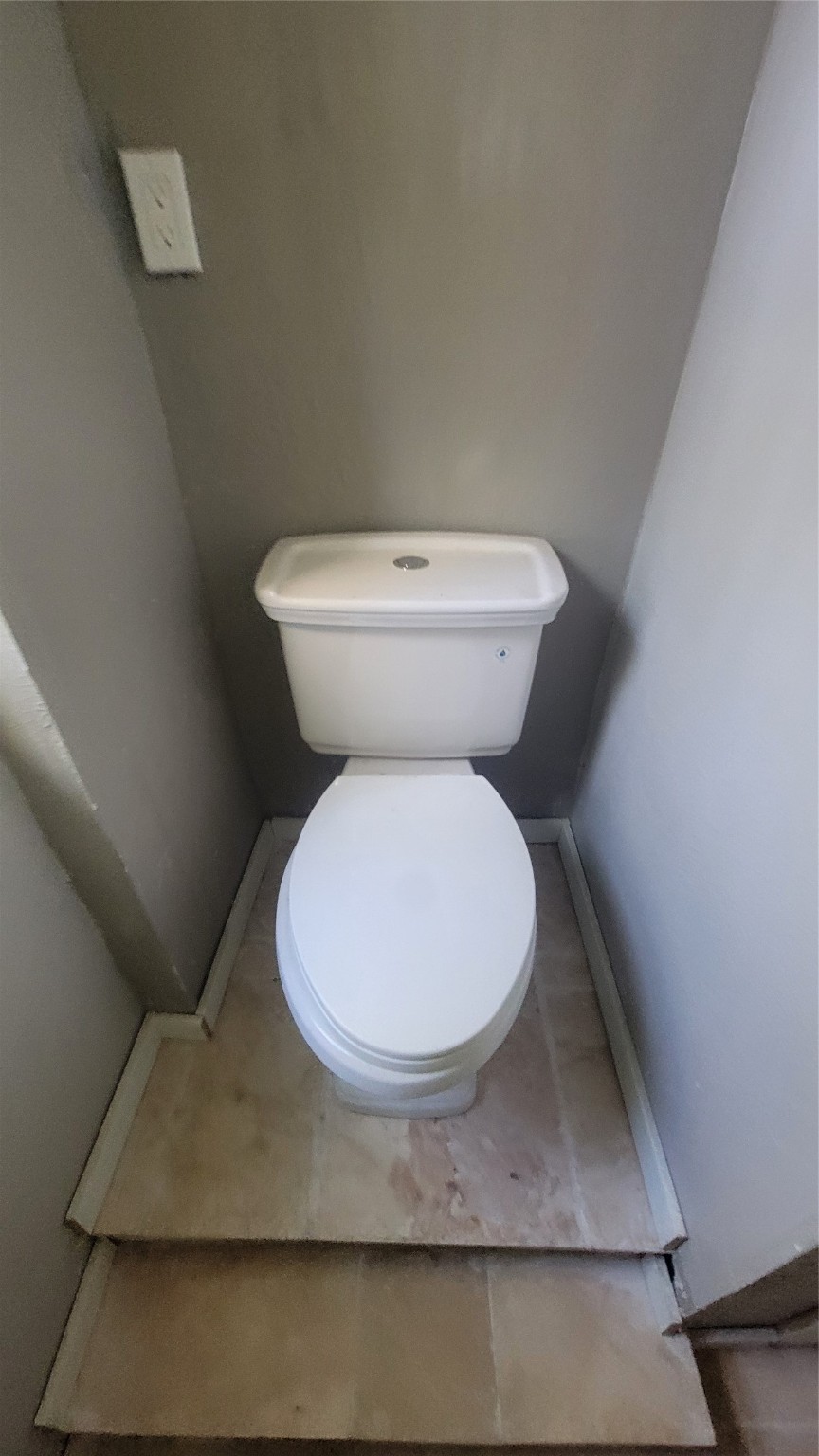 12018 Sandpiper Road Angleton, TX 77515 - Photo 28 of 48 a close view of a toilet in a bathroom