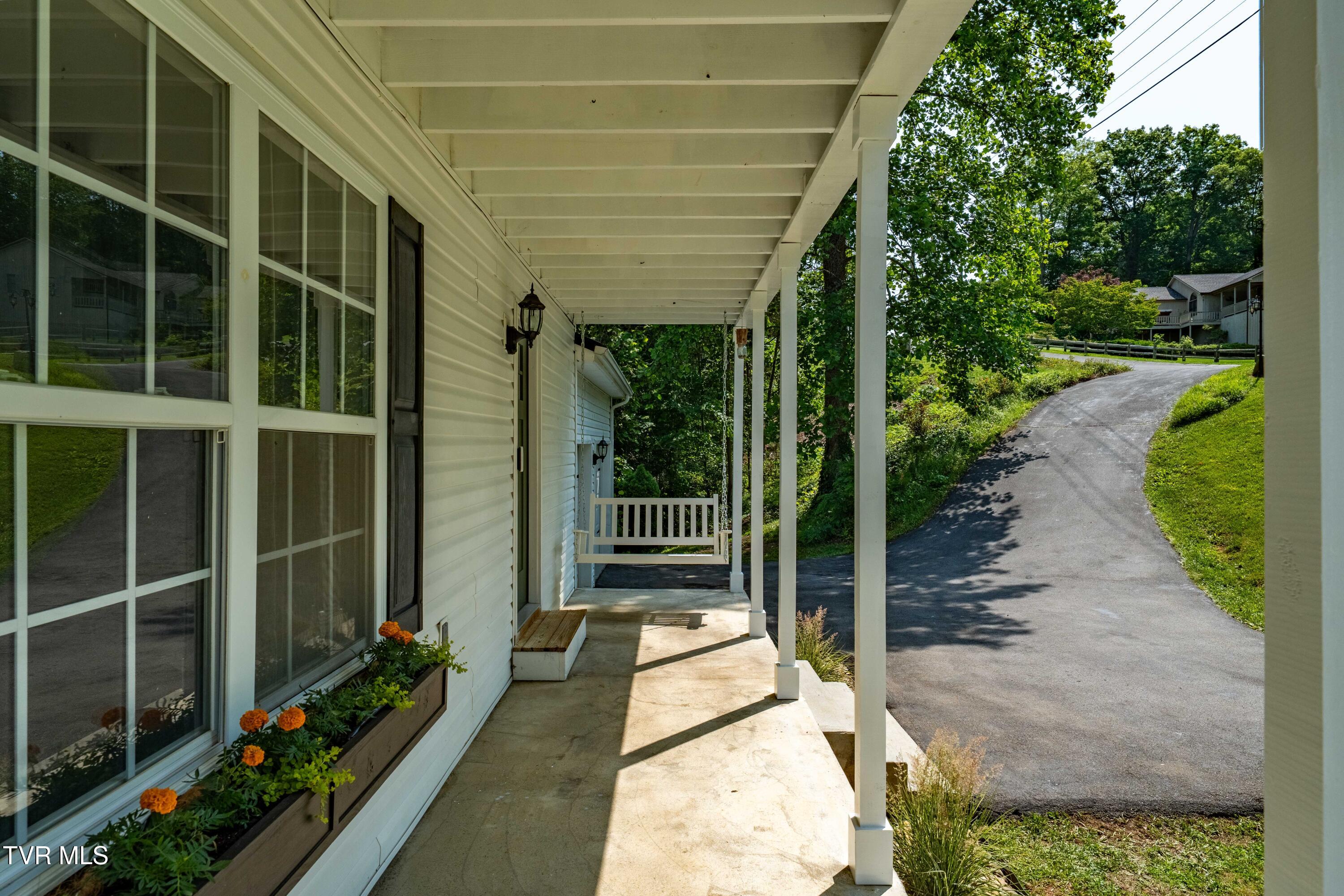 193 River Road Bluff City, TN 37618 - Photo 6 of 71 193 River Road (29 of 81)