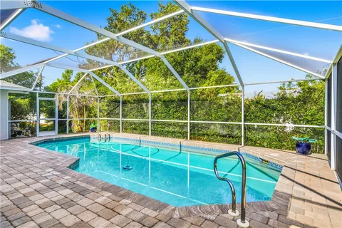 $575,000 | 445 45th Avenue, Vero Beach, FL 32968
