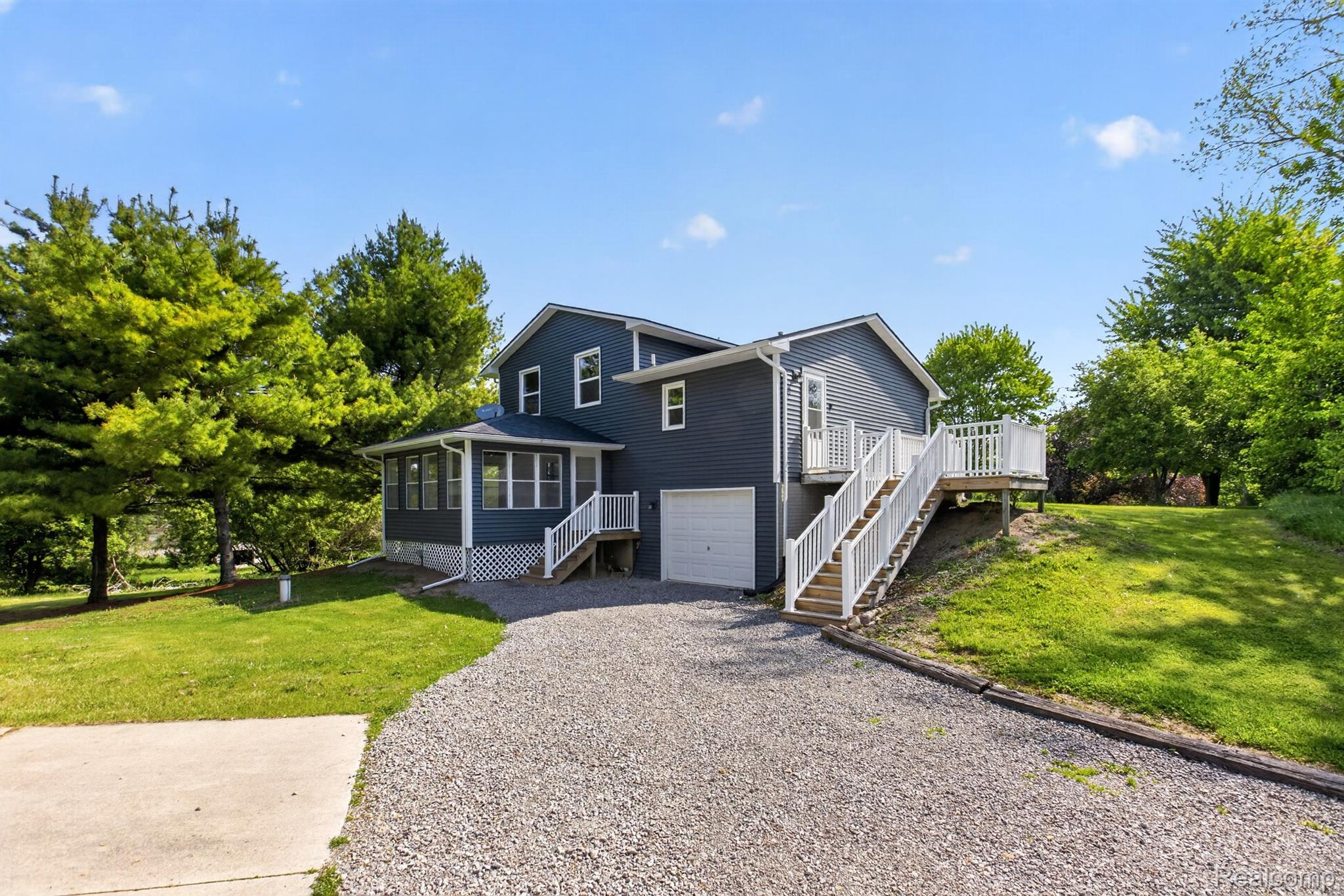 1215 North Oak Road Davison, MI 48423 - Photo 4 of 37